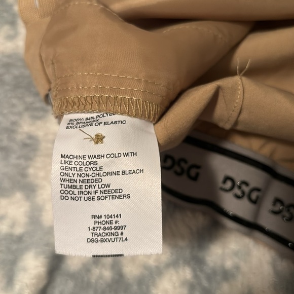 DSG khaki kids golf shorts. Size Small  8-9. - Picture 5 of 5